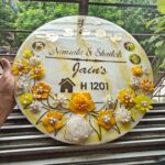 Add a pop of sunshine to your space! ☀️🌸 This custom yellow floral resin nameplate is perfect for your door, desk, or as a gift. Handmade with love 💛✨